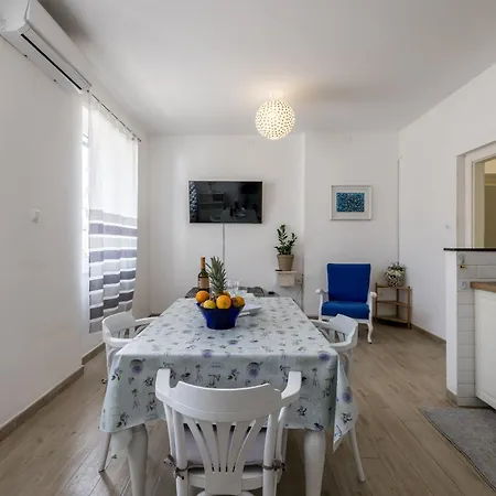 Apartmán Comfy 2-bedroom In Great Location Close To It Split