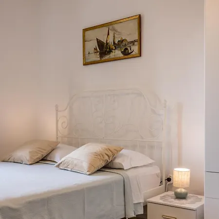 Comfy 2-bedroom In Great Location Close To It Apartamento Split