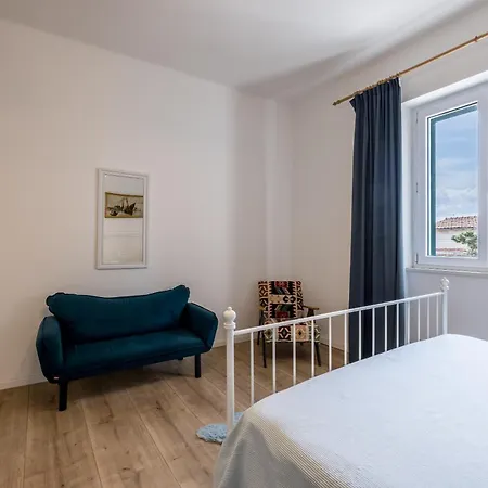 Apartamento Comfy 2-bedroom In Great Location Close To It Split
